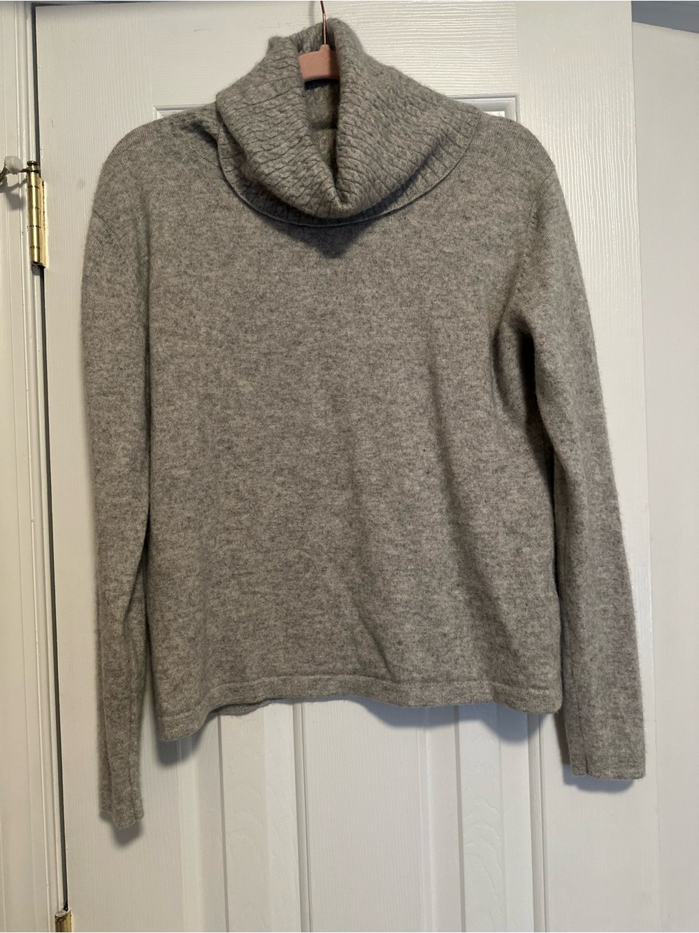 Marchbrae women’s Heather gray  Cowl Neck 100% cashmere Sweater